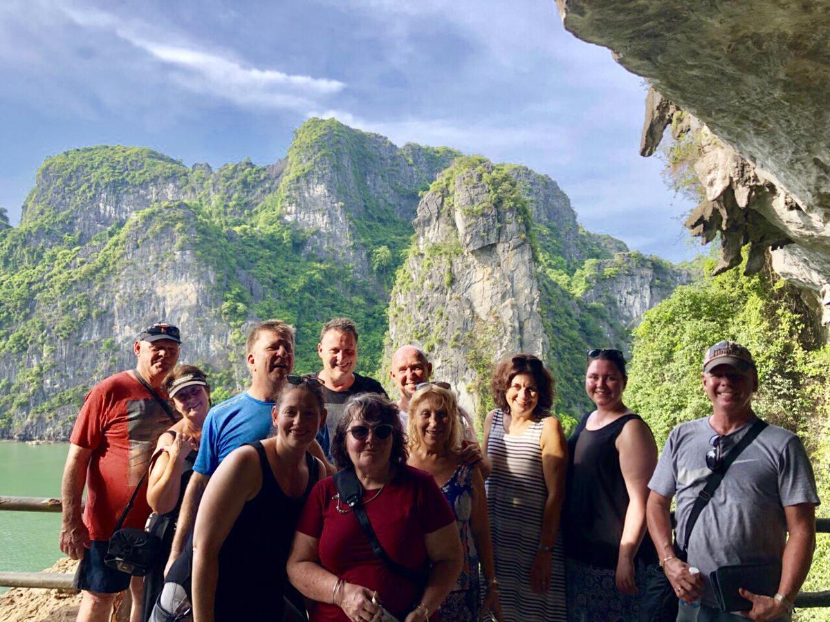Halong Majestic Legend Cruise Hotel Ха Лонг Екстериор снимка