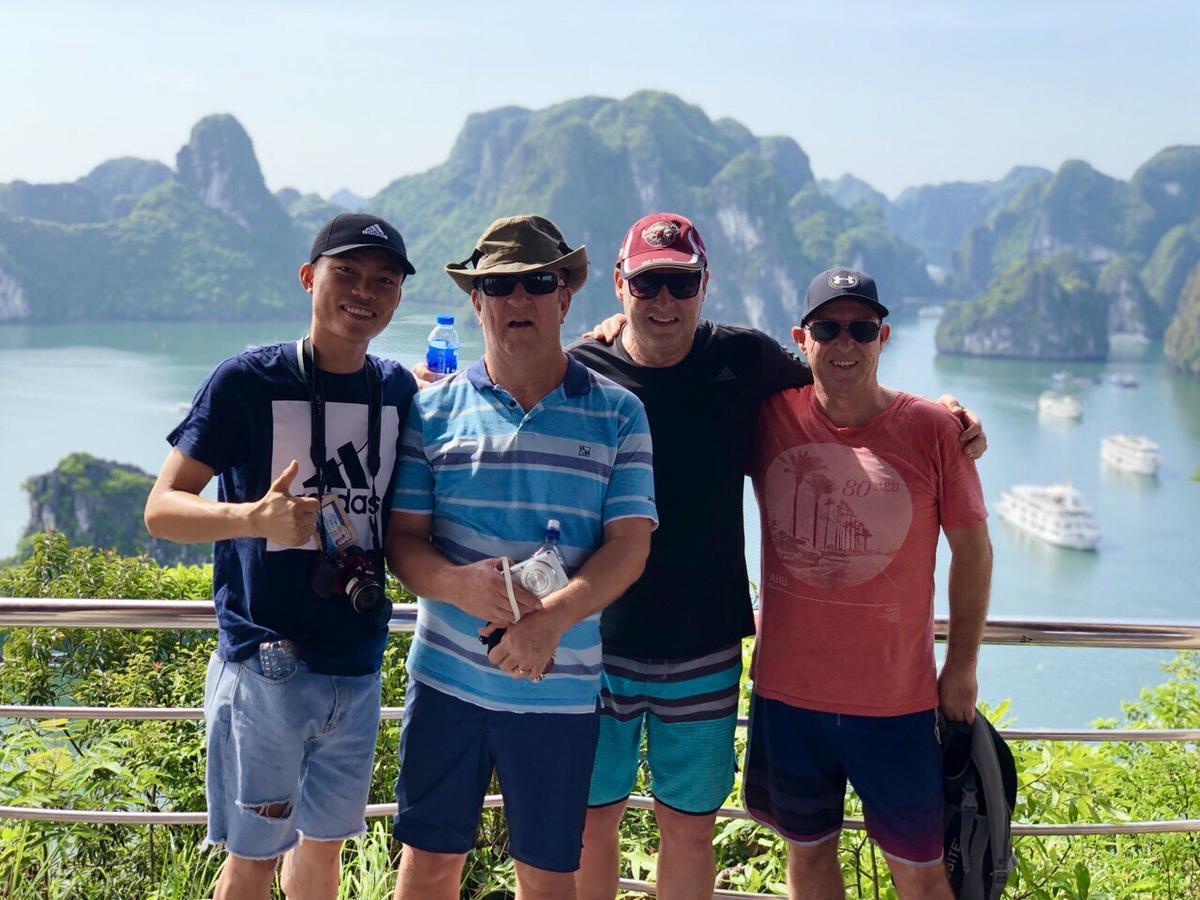 Halong Majestic Legend Cruise Hotel Ха Лонг Екстериор снимка