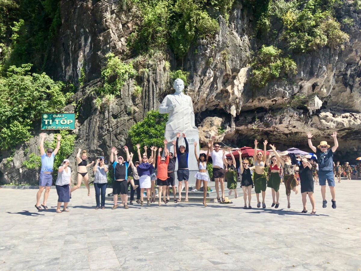 Halong Majestic Legend Cruise Hotel Ха Лонг Екстериор снимка