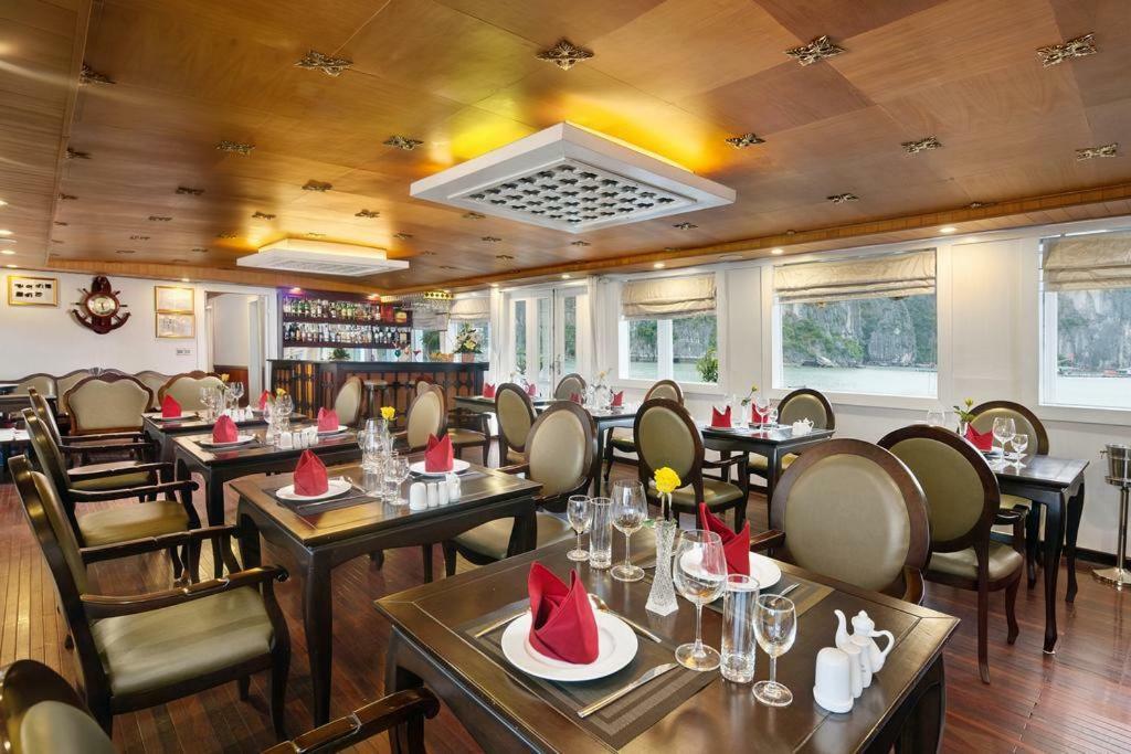 Halong Majestic Legend Cruise Hotel Ха Лонг Екстериор снимка