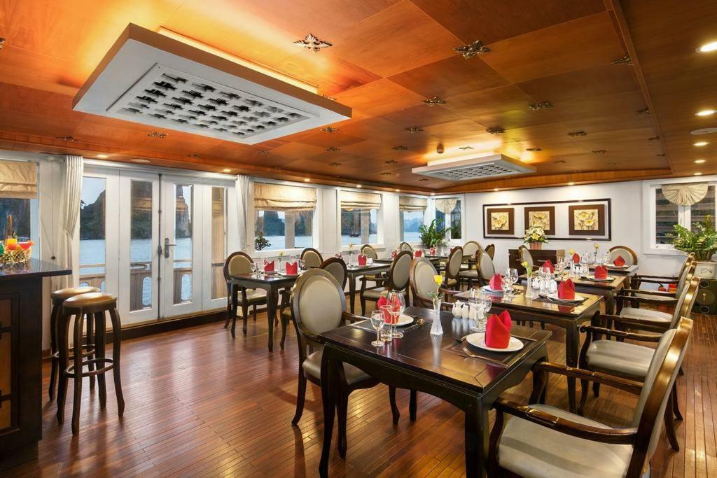Halong Majestic Legend Cruise Hotel Ха Лонг Екстериор снимка