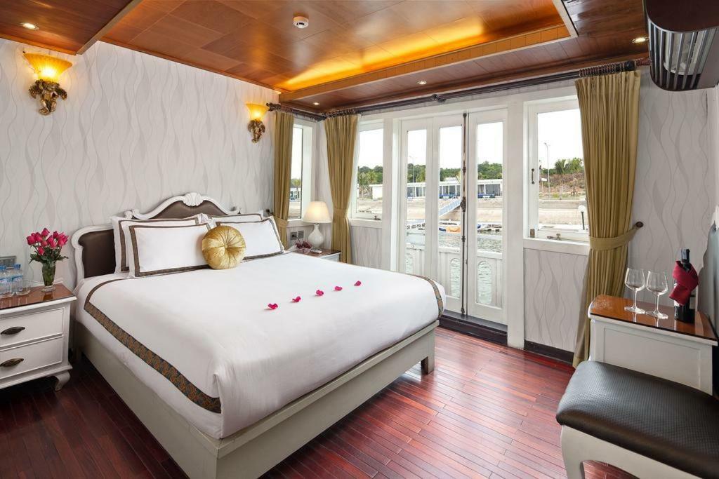 Halong Majestic Legend Cruise Hotel Ха Лонг Екстериор снимка